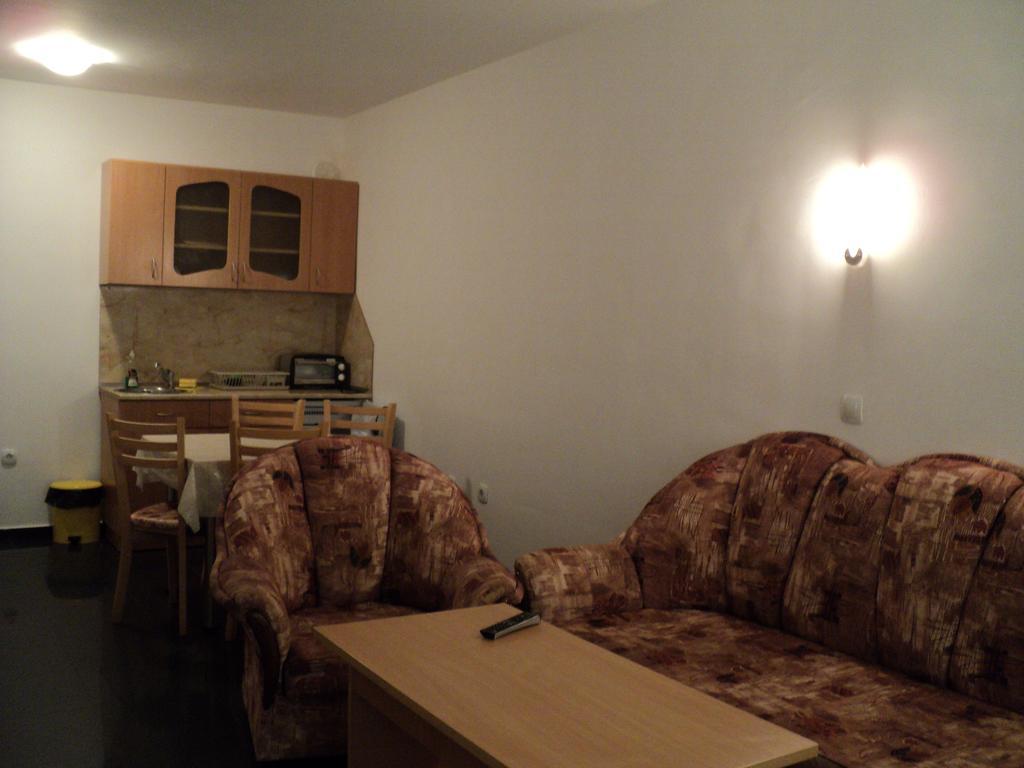 Meni Apartments And Guest Rooms Sozopol Chambre photo