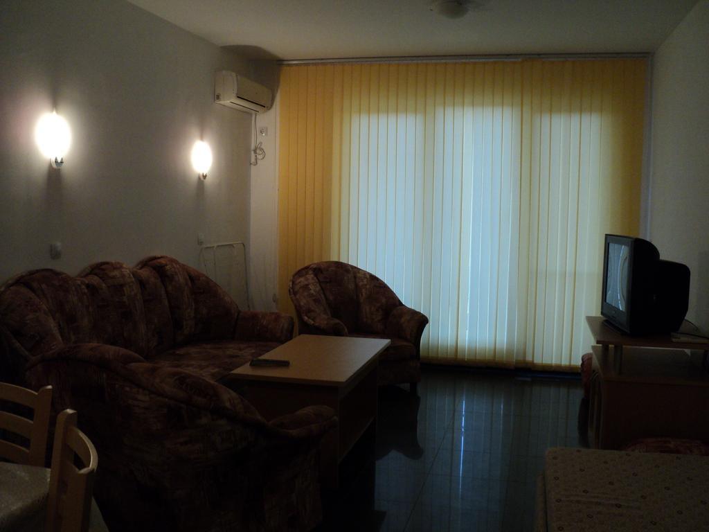 Meni Apartments And Guest Rooms Sozopol Chambre photo