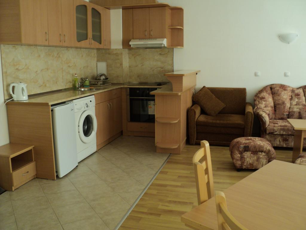 Meni Apartments And Guest Rooms Sozopol Extérieur photo