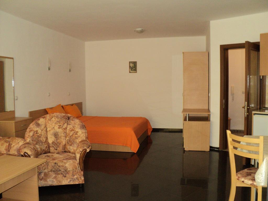 Meni Apartments And Guest Rooms Sozopol Extérieur photo