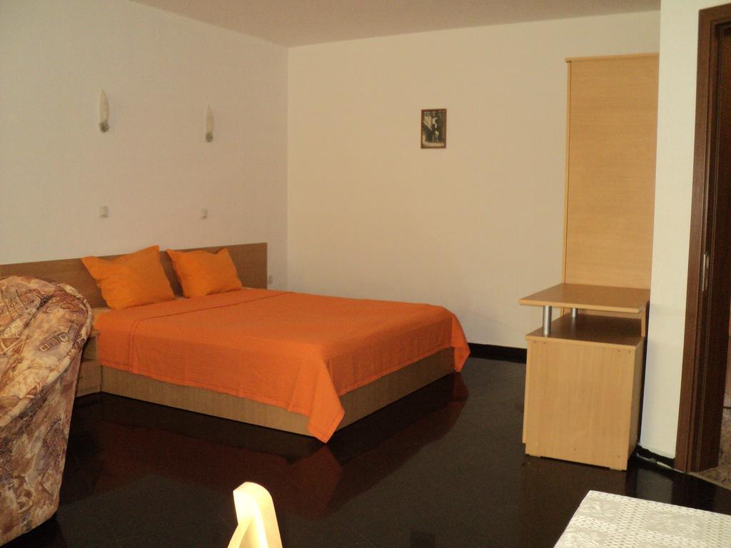 Meni Apartments And Guest Rooms Sozopol Extérieur photo