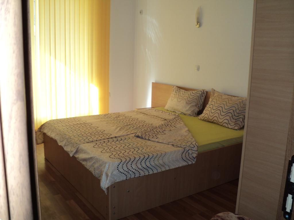 Meni Apartments And Guest Rooms Sozopol Extérieur photo