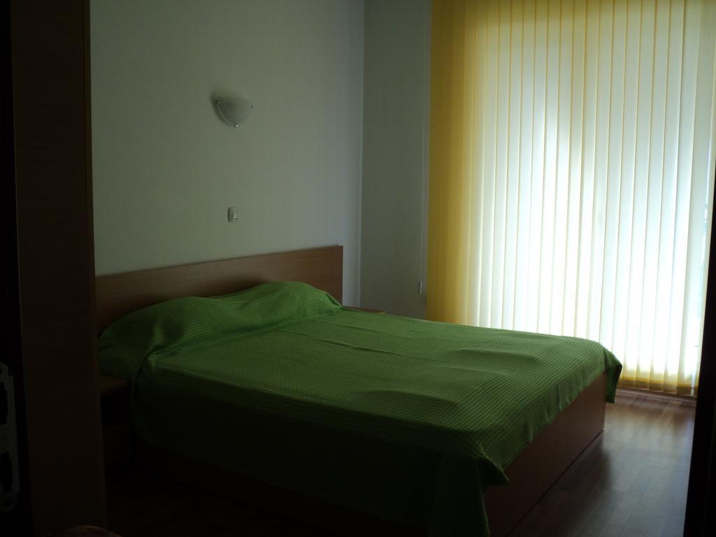 Meni Apartments And Guest Rooms Sozopol Extérieur photo