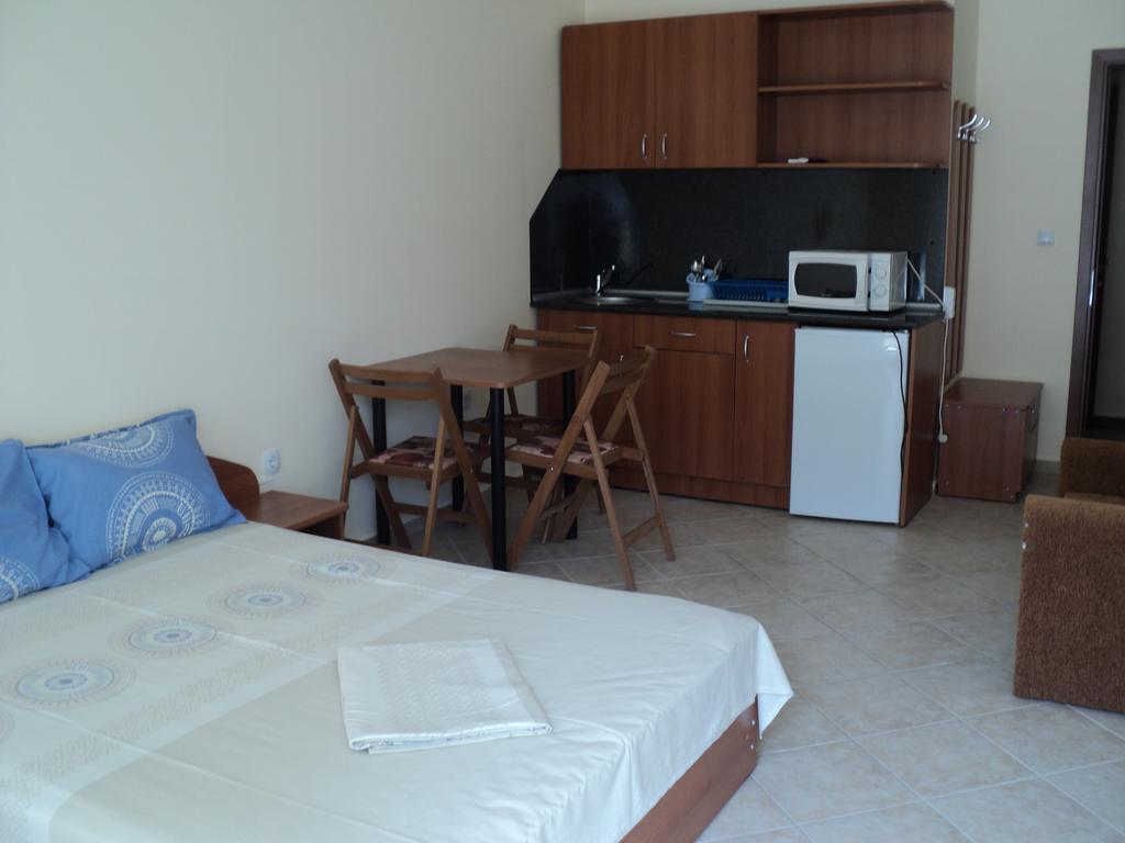 Meni Apartments And Guest Rooms Sozopol Extérieur photo