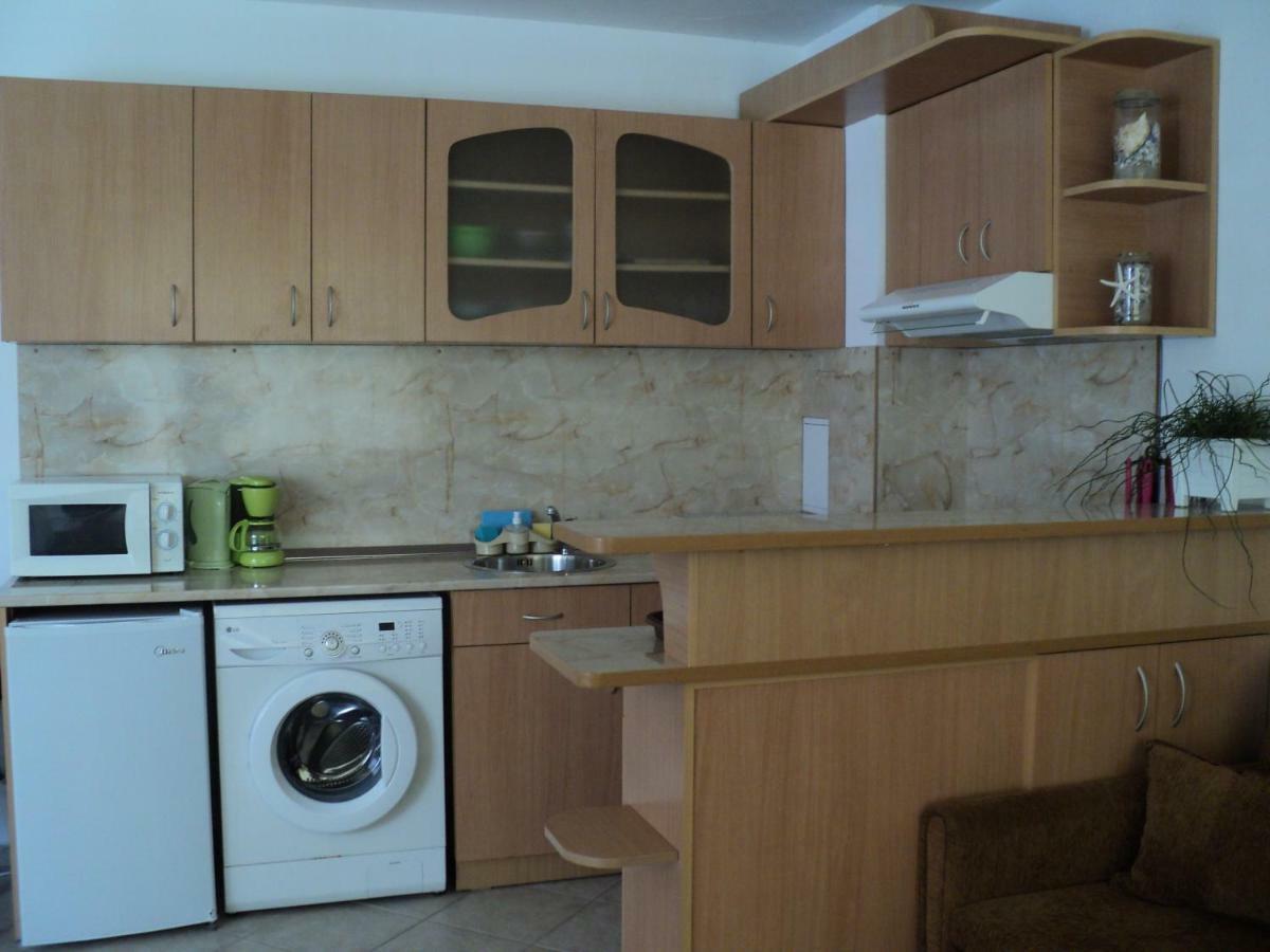 Meni Apartments And Guest Rooms Sozopol Extérieur photo