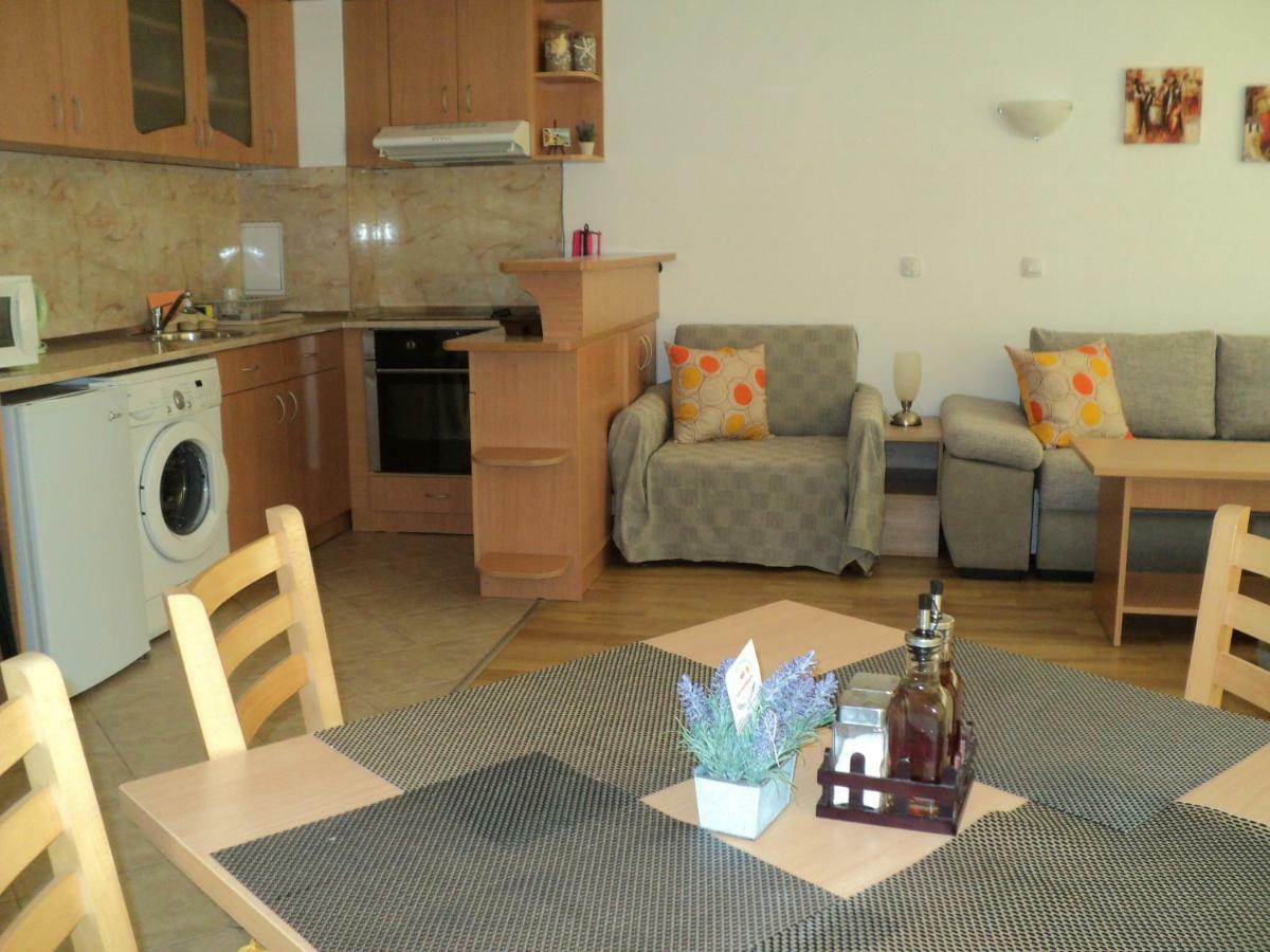 Meni Apartments And Guest Rooms Sozopol Extérieur photo