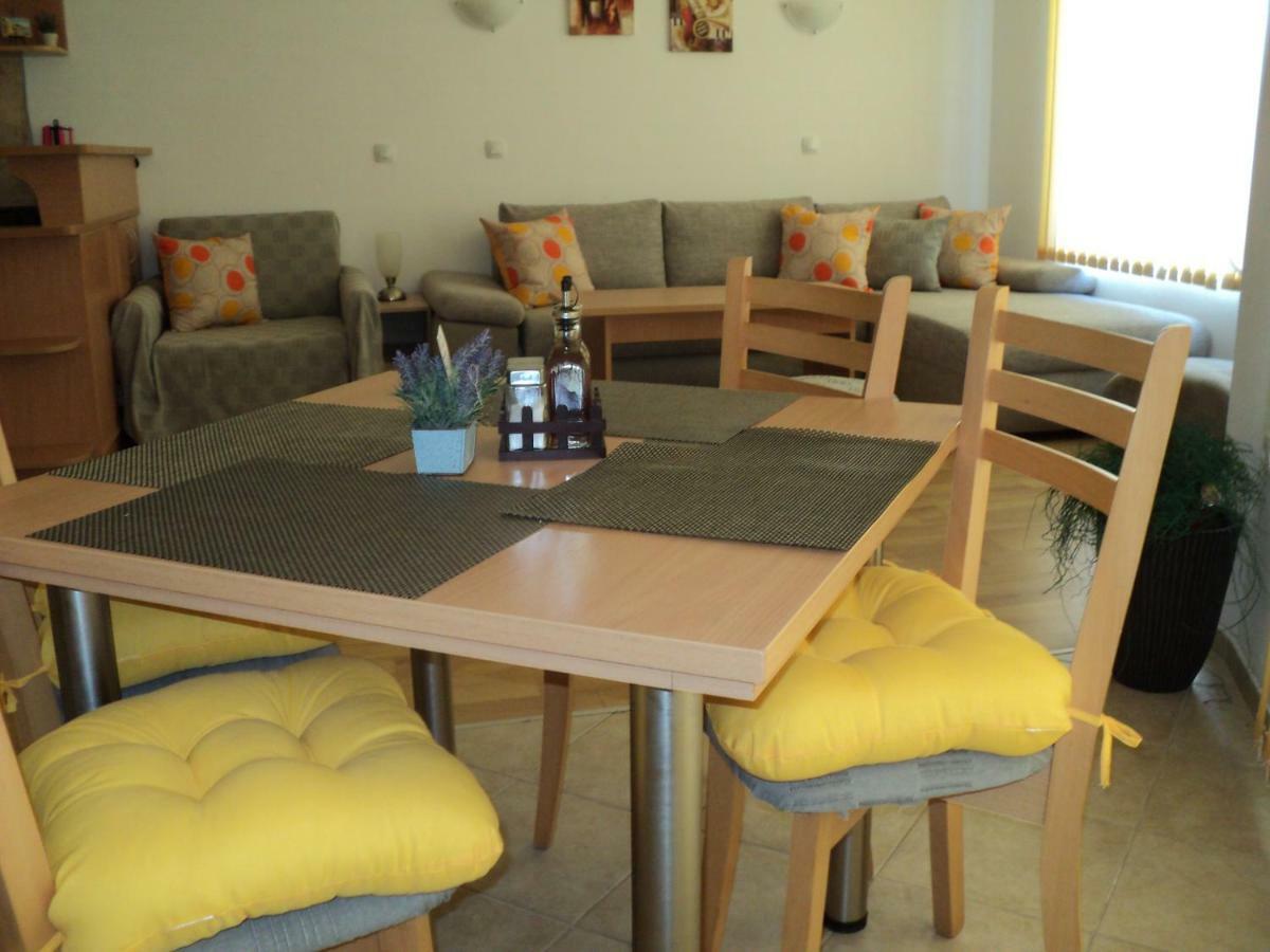 Meni Apartments And Guest Rooms Sozopol Extérieur photo