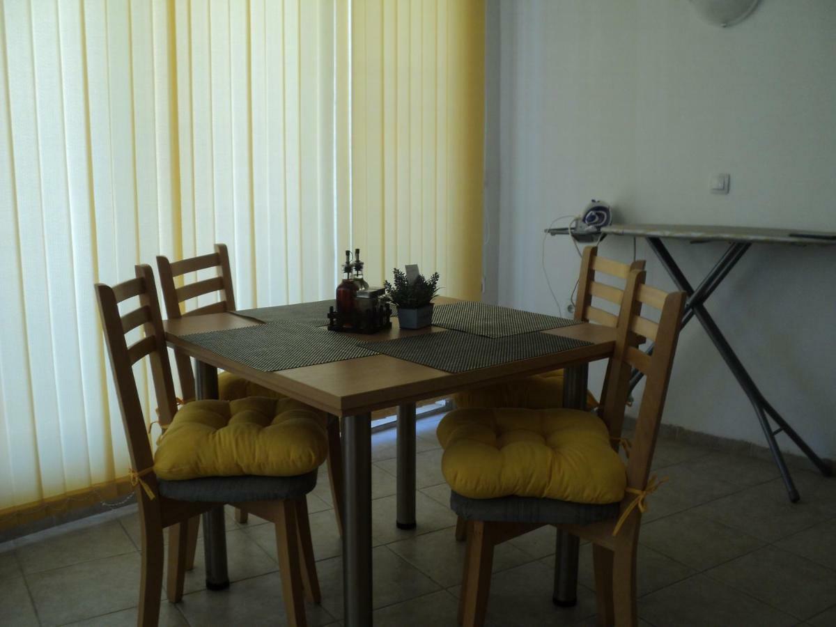 Meni Apartments And Guest Rooms Sozopol Extérieur photo