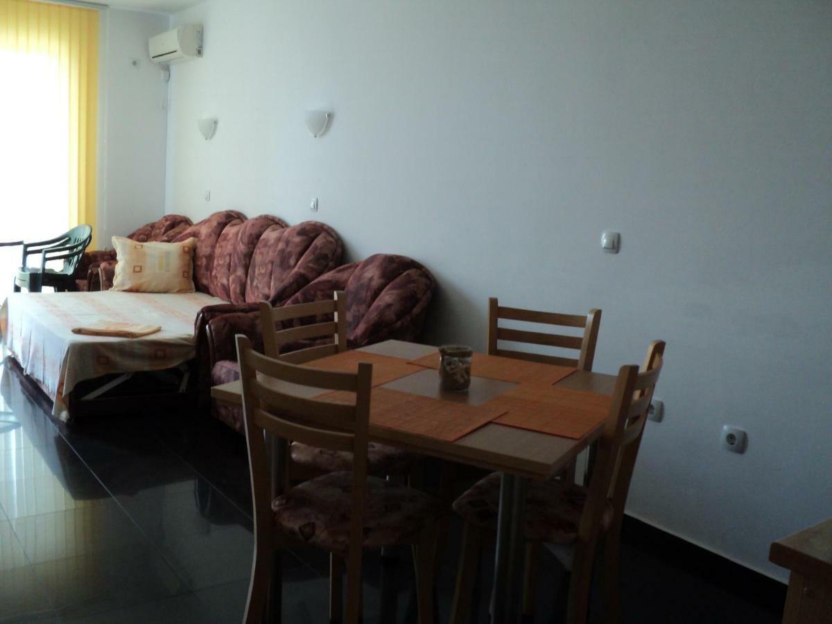 Meni Apartments And Guest Rooms Sozopol Extérieur photo