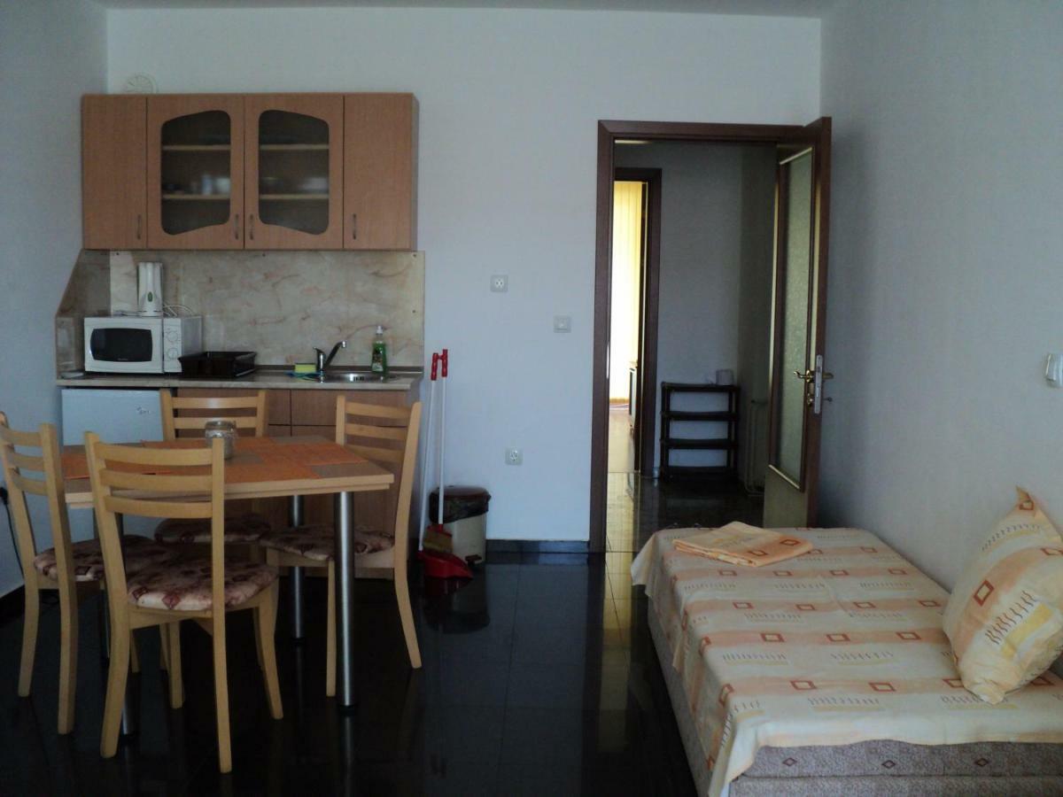 Meni Apartments And Guest Rooms Sozopol Extérieur photo