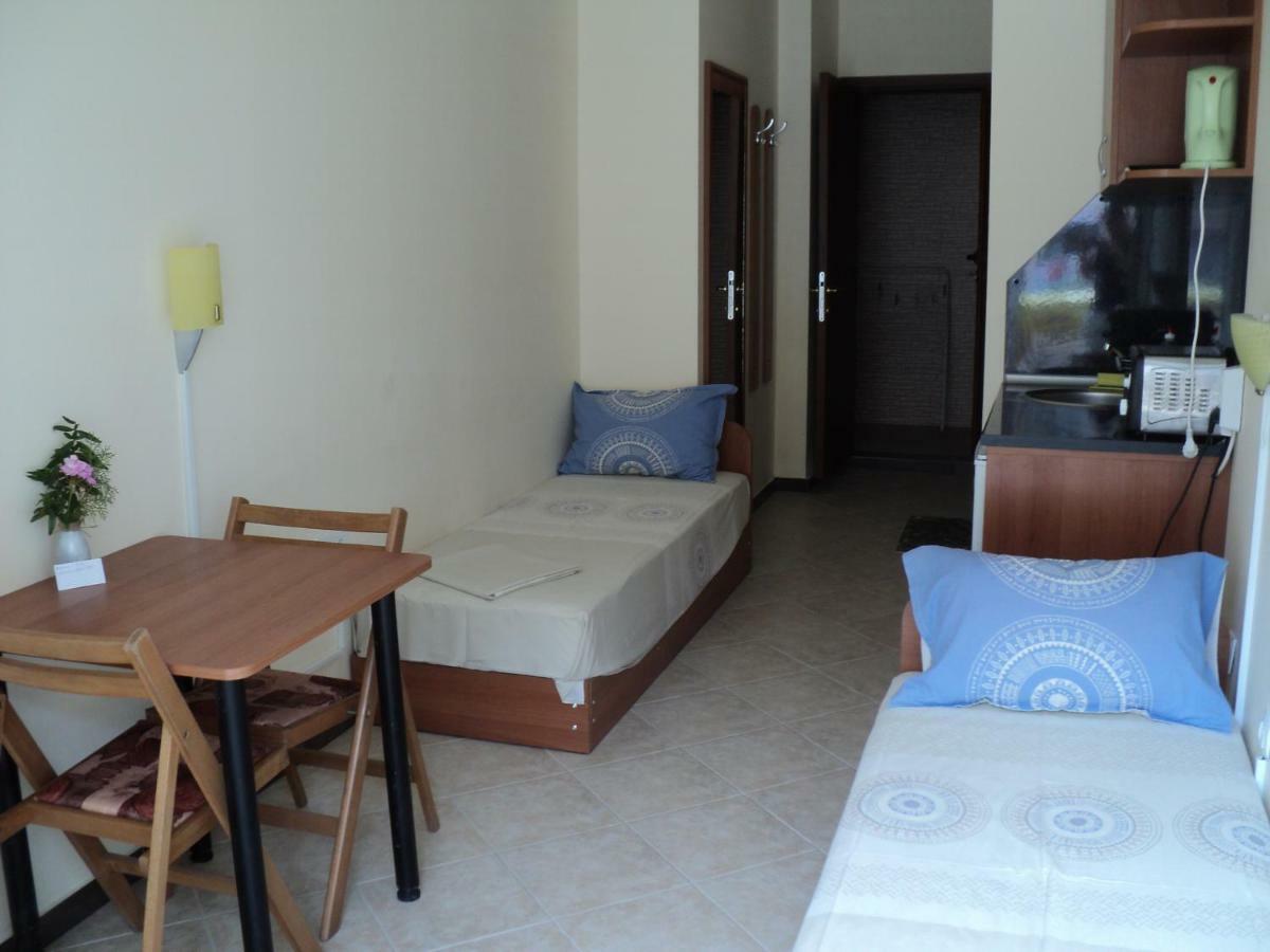 Meni Apartments And Guest Rooms Sozopol Extérieur photo